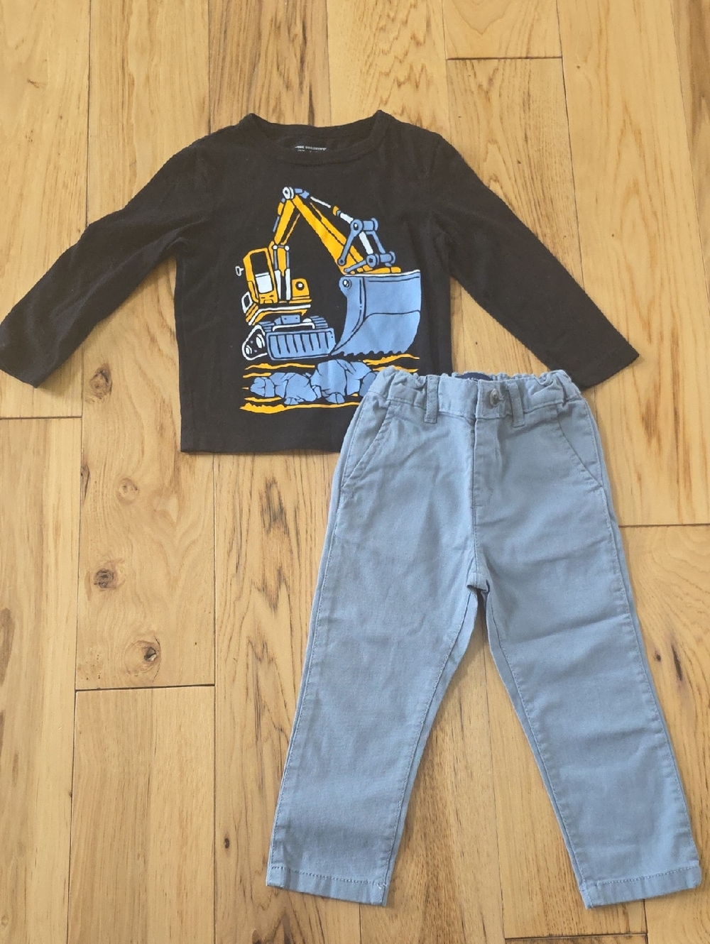 The Children's Place Long Sleeve Digger Tee And Gray Elastic Waist Pants Bundle